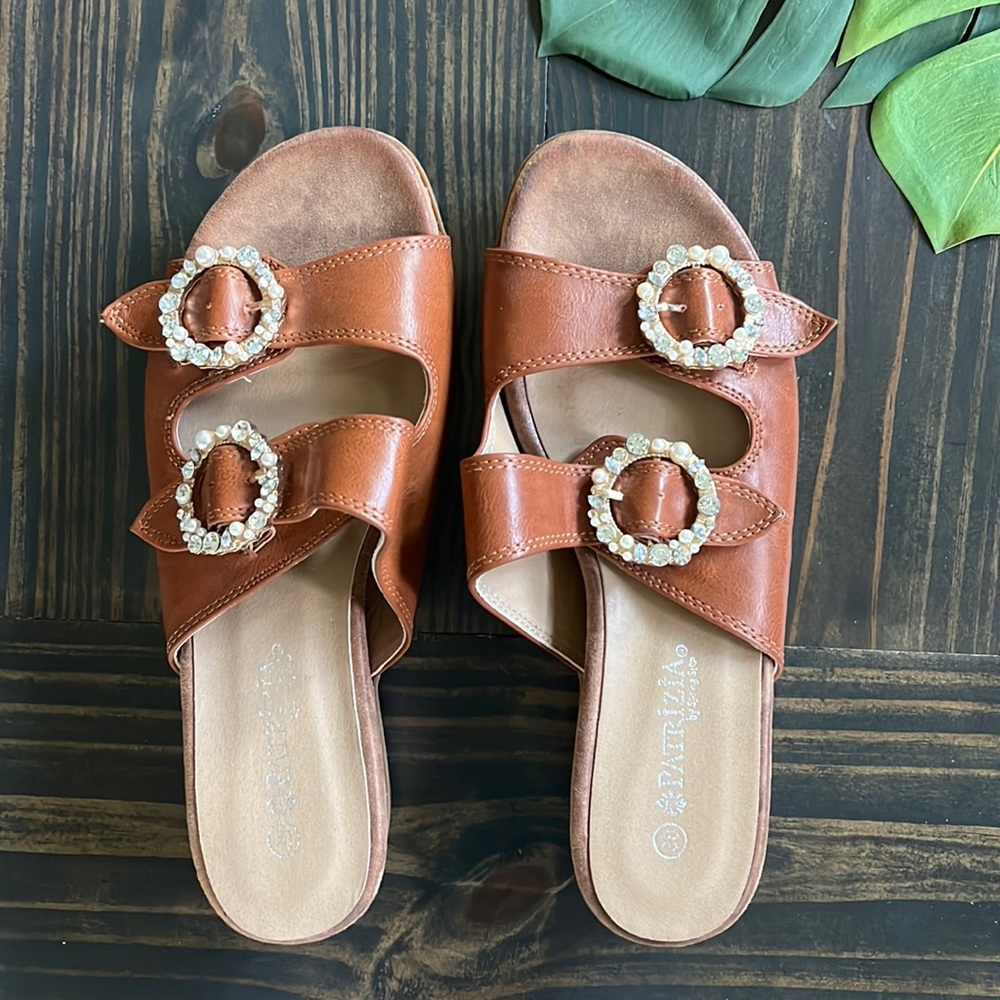 Patrazia by Spring Step SANDALS size 38 7.5 Like New - rhinestone / pearl buckle
